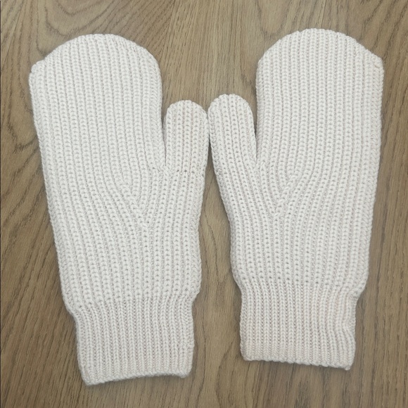 Woolx Women's Cream Marino Wool Mittens NWT - Picture 3 of 5